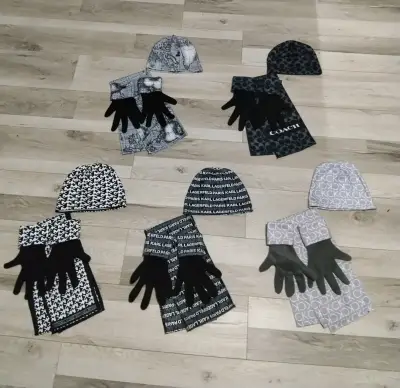 Set de gorro, bufanda y guantes de diseñador - miniatura 1