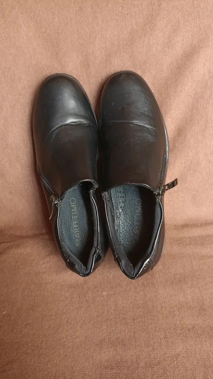 Zapatos negro con cierre lateral talla 35