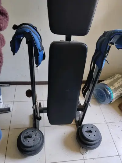 Banco de pesas ajustable con pesas - miniatura 1