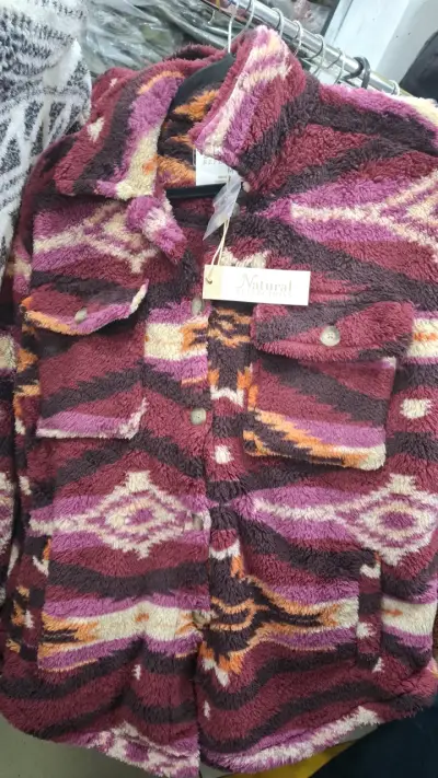 Peludo tipo chaqueta nuevo - miniatura 1