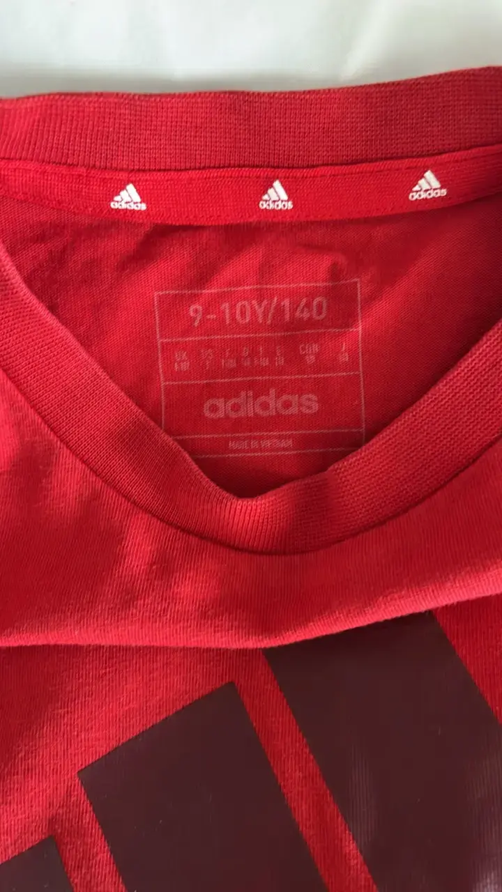 Polera roja Adidas para niño - 2
