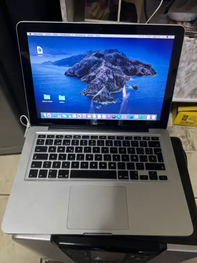 MacBook Pro 13 pulgadas en buen estado - miniatura 1
