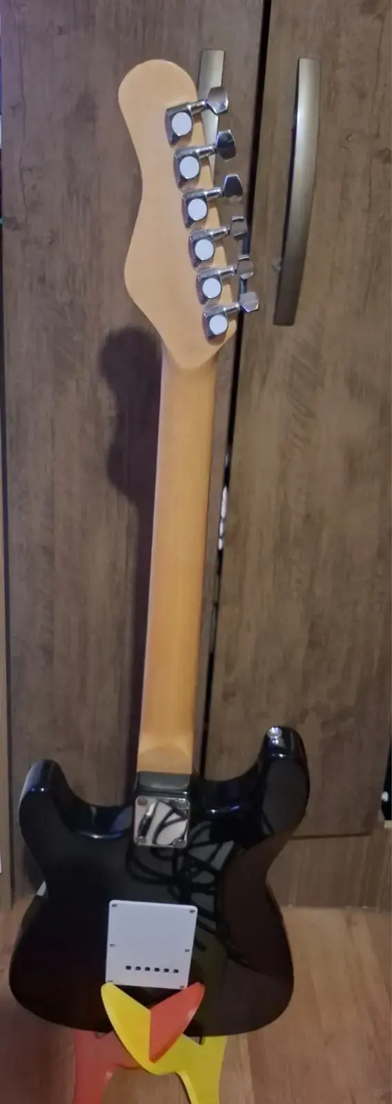 Guitarra eléctrica Mercury con amplificador y accesorios - 4