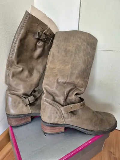 Botas de cuero verde olivo con hebilla - miniatura 1