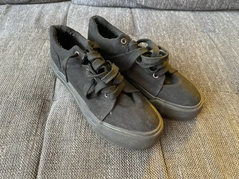 Zapatillas negras de lona unisex - 1