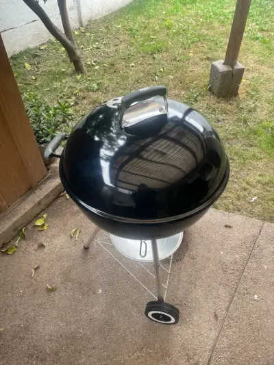 Parrilla Weber de carbón con tapa - miniatura 4