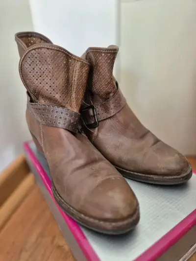 Botines de cuero marrón con hebilla - miniatura 1