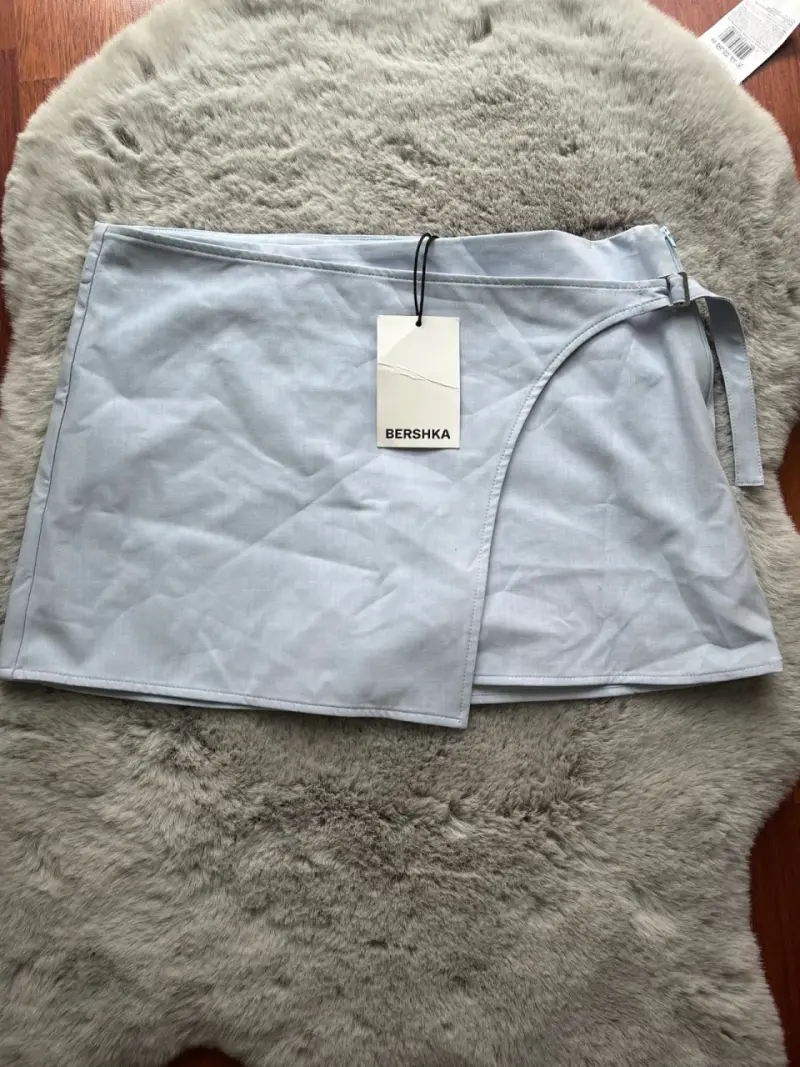 Polerón con capucha color marrón Bershka - 2
