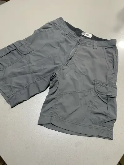 Short outdoor alpine design grises para hombre - miniatura 1