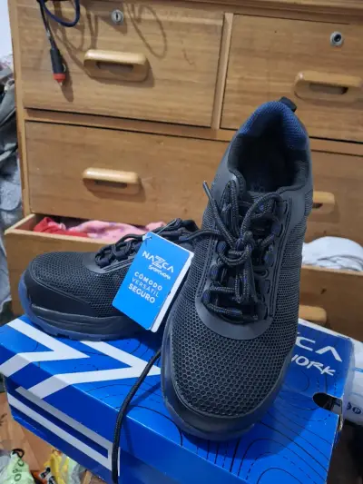 Zapatillas de seguridad Nazca negras - miniatura 1