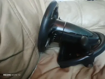 Volante de simulación para videojuegos - miniatura 2