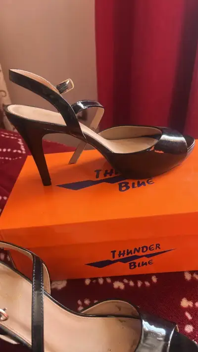 Tacones negros Gacel elegantes - miniatura 4