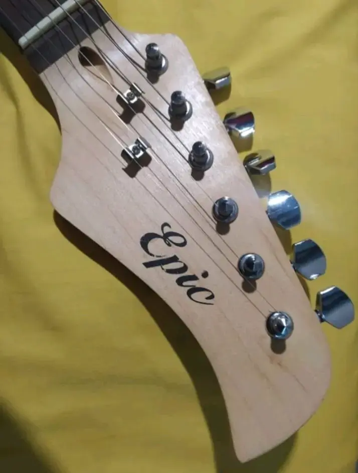 Guitarra eléctrica Epic - 4