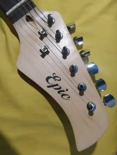 Guitarra eléctrica Epic - miniatura 4