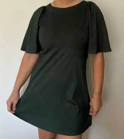 Vestido verde oscuro de manga corta - miniatura 3