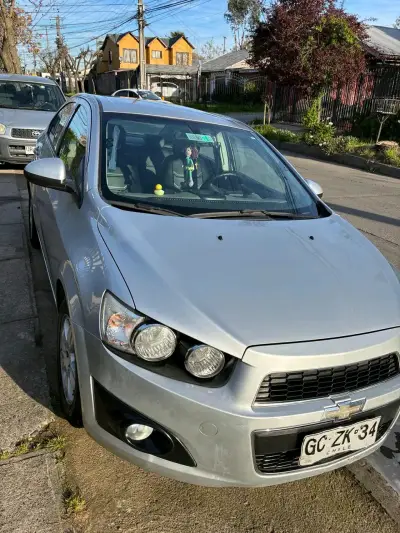 Chevrolet sonic - miniatura 1