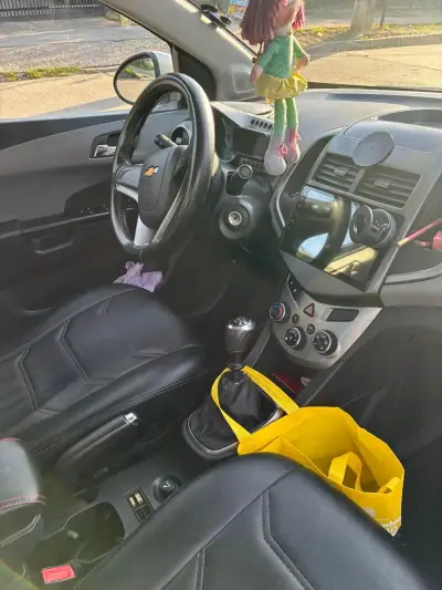 Chevrolet sonic - miniatura 5