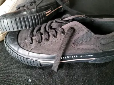 Zapatillas negras Skechers casuales - miniatura 1
