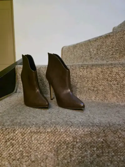 Botines LOSLANDIFEN de cuero marrón con tacón alto - miniatura 2