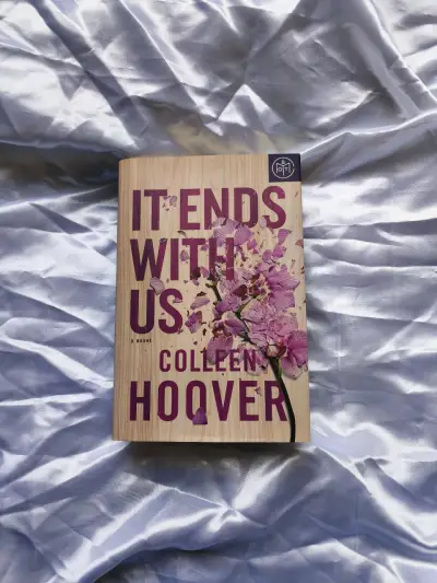 Pack de libros Colleen Hoover: It Starts With Us y It Ends With Us - miniatura 2