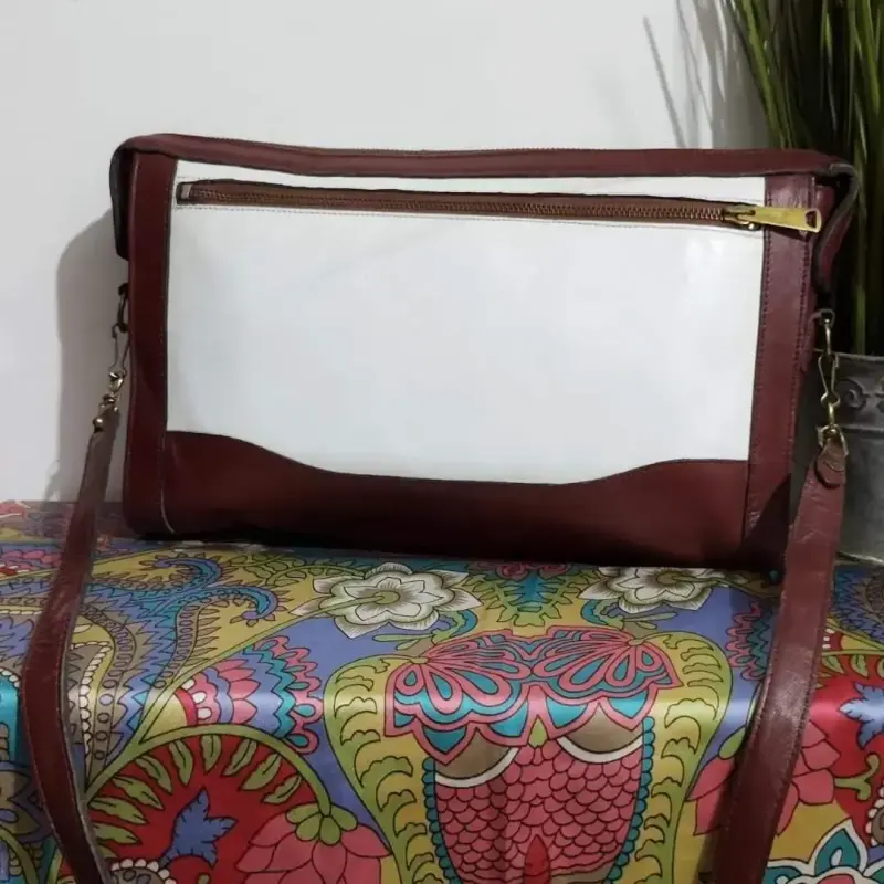 Cartera de cuero bicolor con correa ajustable - 4