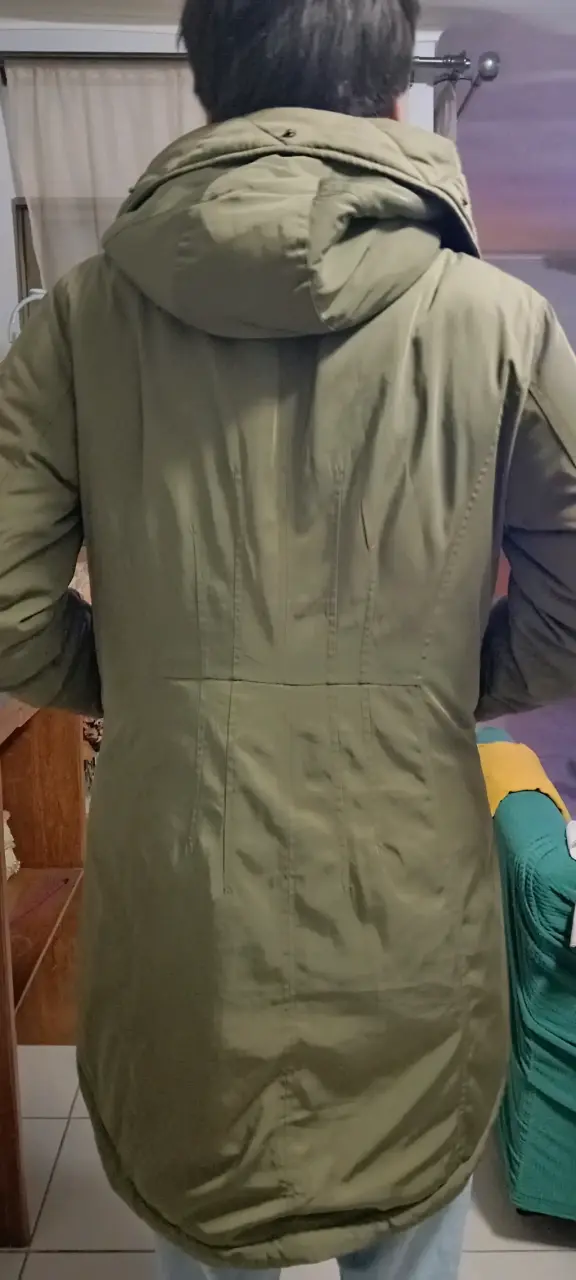 Parka verde oliva con capucha. Para mujer. - 3