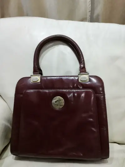 Cartera vintage de cuero burdeo elegante - miniatura 4