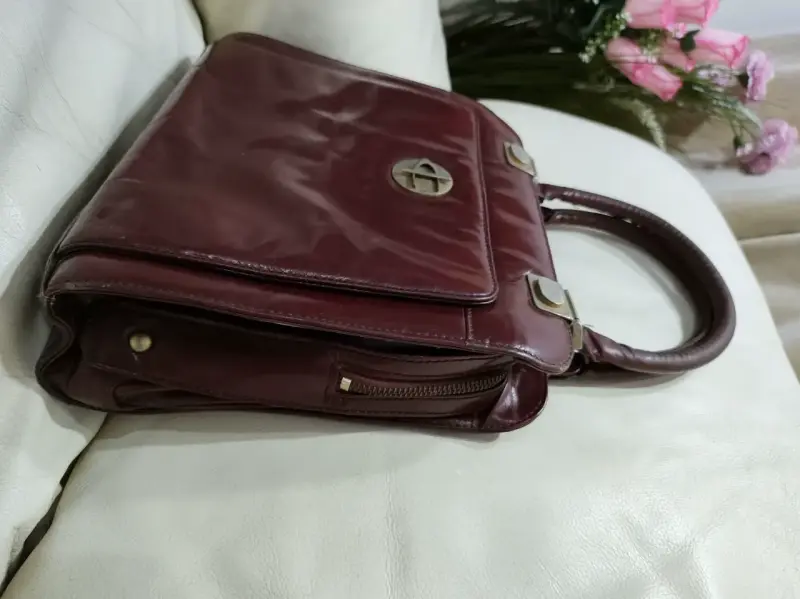 Cartera vintage de cuero burdeo elegante - 6