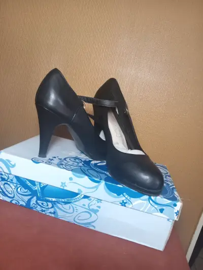 Zapatos y botas  para mujer - miniatura 2