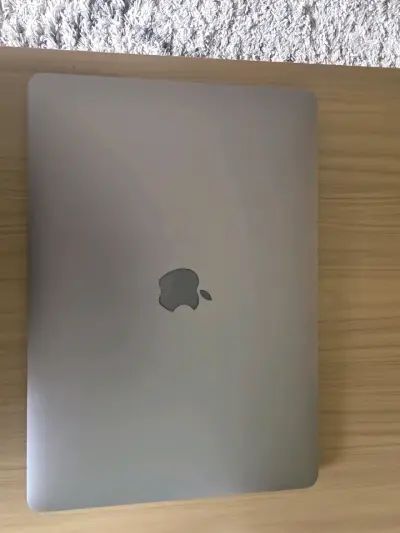 MacBook Air en excelente estado - miniatura 3
