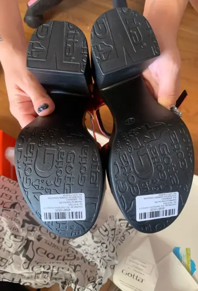 Sandalias de plataforma rojas con tacón alto - miniatura 3