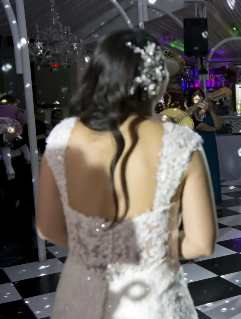 Vestido de novia blanco con encaje - 2