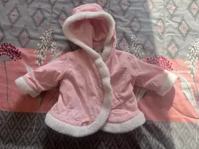 Abrigo rosado para bebé y otros - miniatura 1