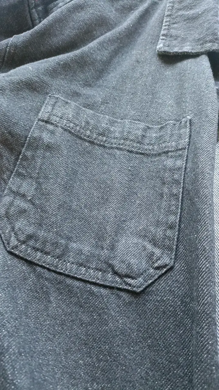 Camisa de mezclilla negra con bolsillos - 4