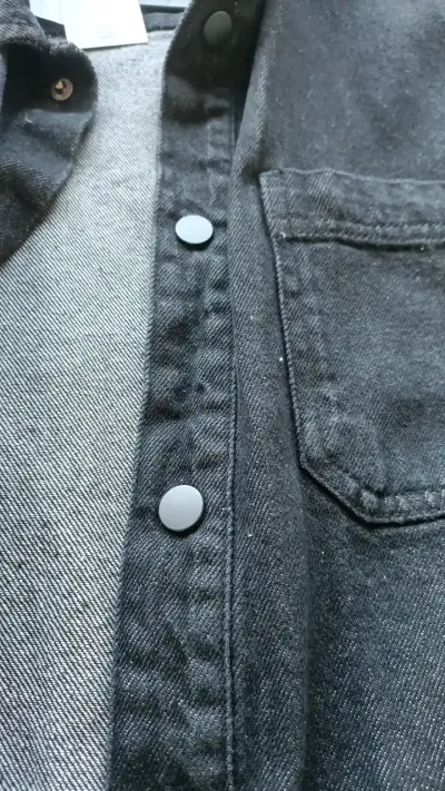 Camisa de mezclilla negra con bolsillos - miniatura 5