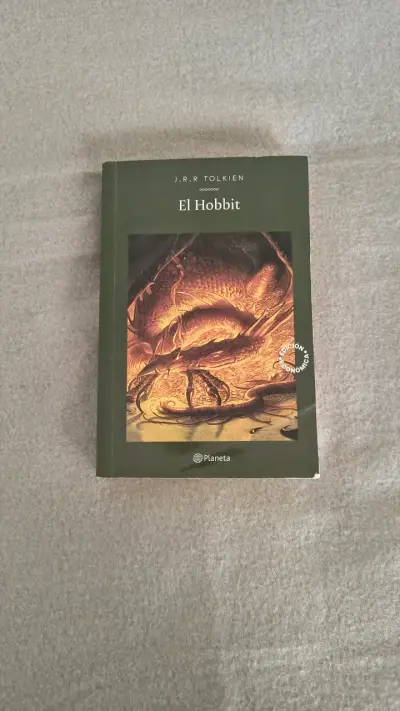 Libro El Hobbit de J.R.R. Tolkien - miniatura 1