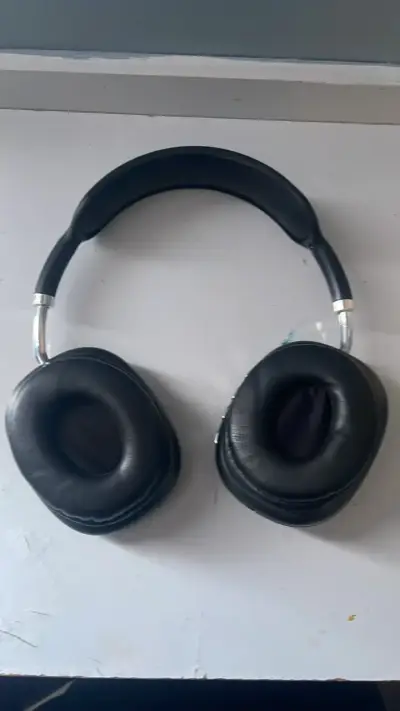 Auriculares inalámbricos negros con control - miniatura 3