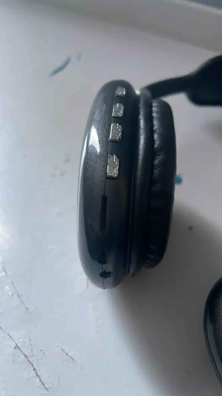 Auriculares inalámbricos negros con control - 5