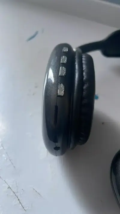 Auriculares inalámbricos negros con control - miniatura 5