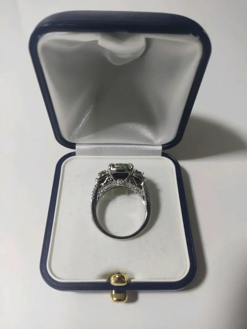 Anillo de compromiso con diamantes - 3