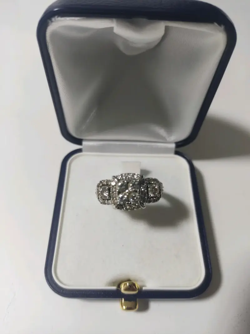Anillo de compromiso con diamantes - 5