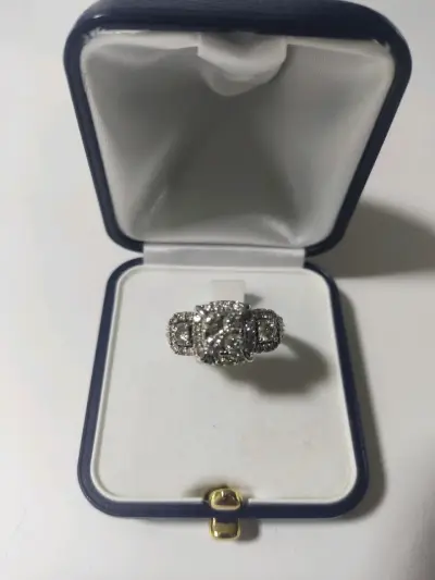 Anillo de compromiso con diamantes - miniatura 5