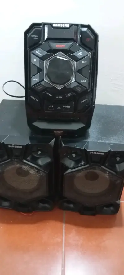 Sistema de sonido Samsung con parlantes - miniatura 1