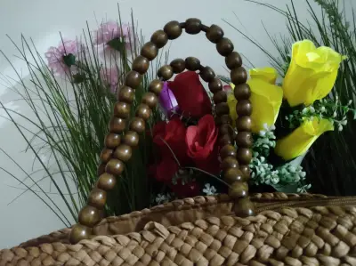 Bolso de mimbre con asas de madera - miniatura 6