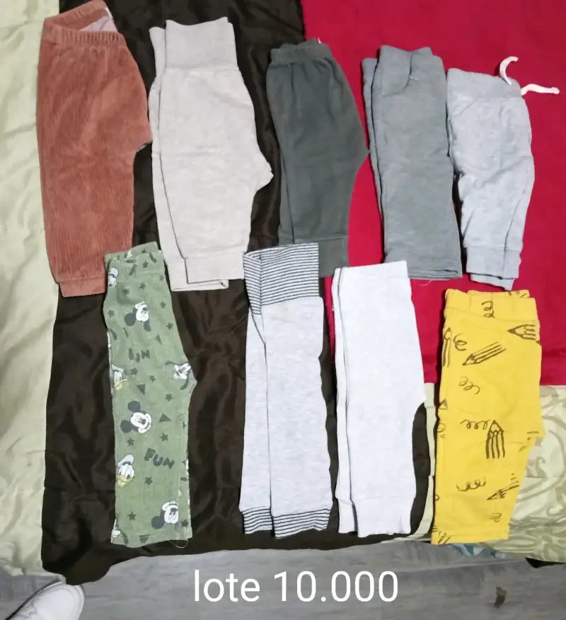 Lote de ropa de bebé variada - 3