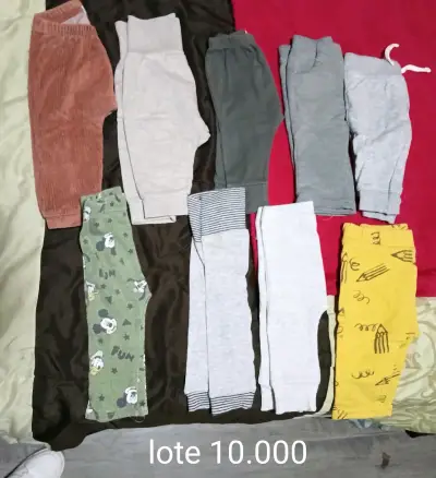 Lote de ropa de bebé variada - miniatura 3