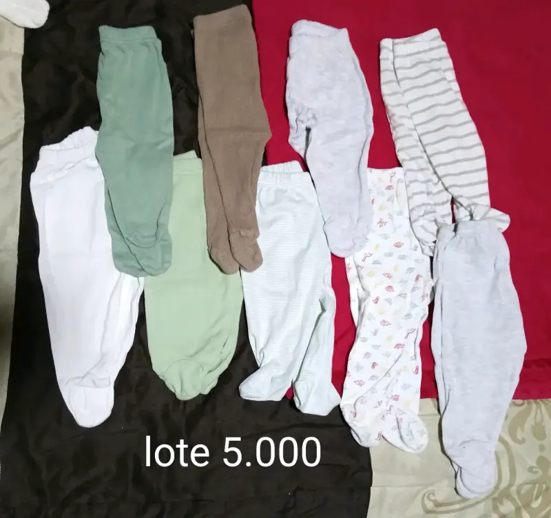 Lote de ropa de bebé variada - 4