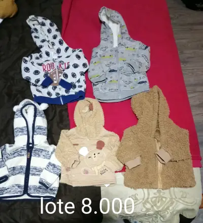 Lote de ropa de bebé variada - miniatura 5
