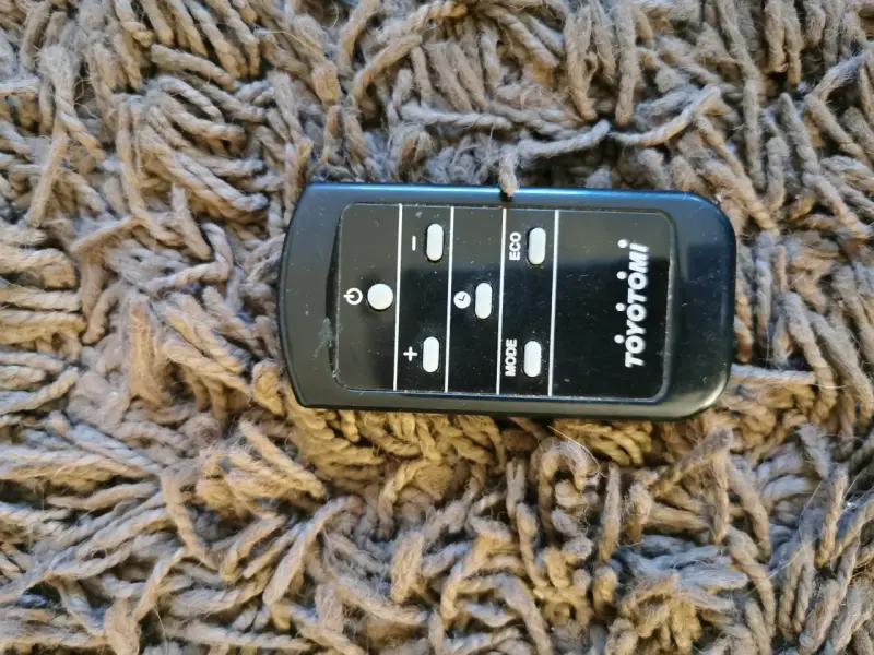 Calefactor Toyotomi Bianco Clima con control remoto - 2