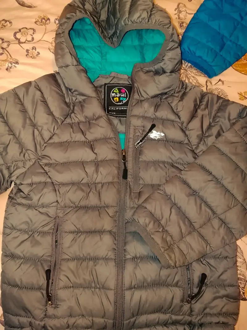 Chaqueta acolchada gris con capucha Maui Kids